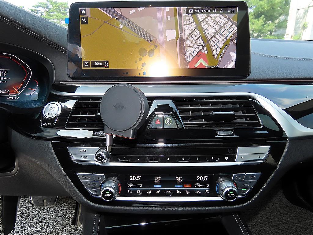BMW 5-Series — photo 13