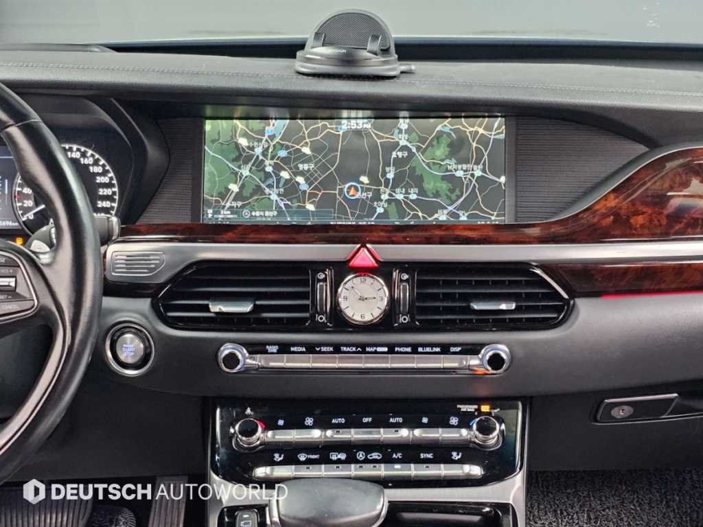 Genesis EQ900 — photo 14