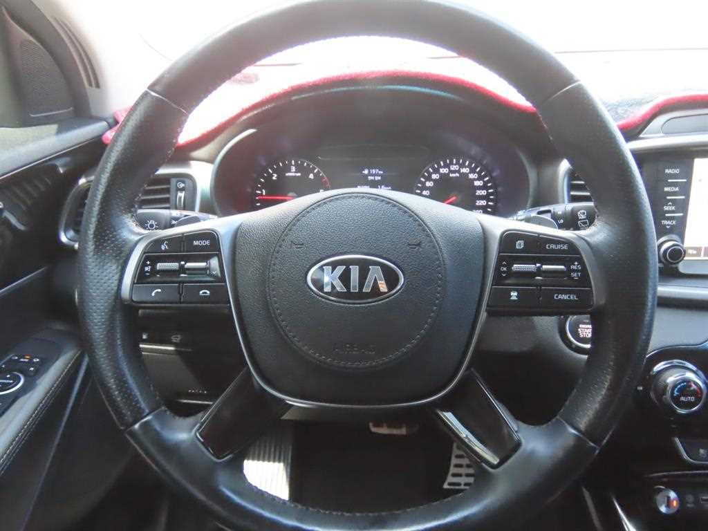 Kia Sorento — photo 12