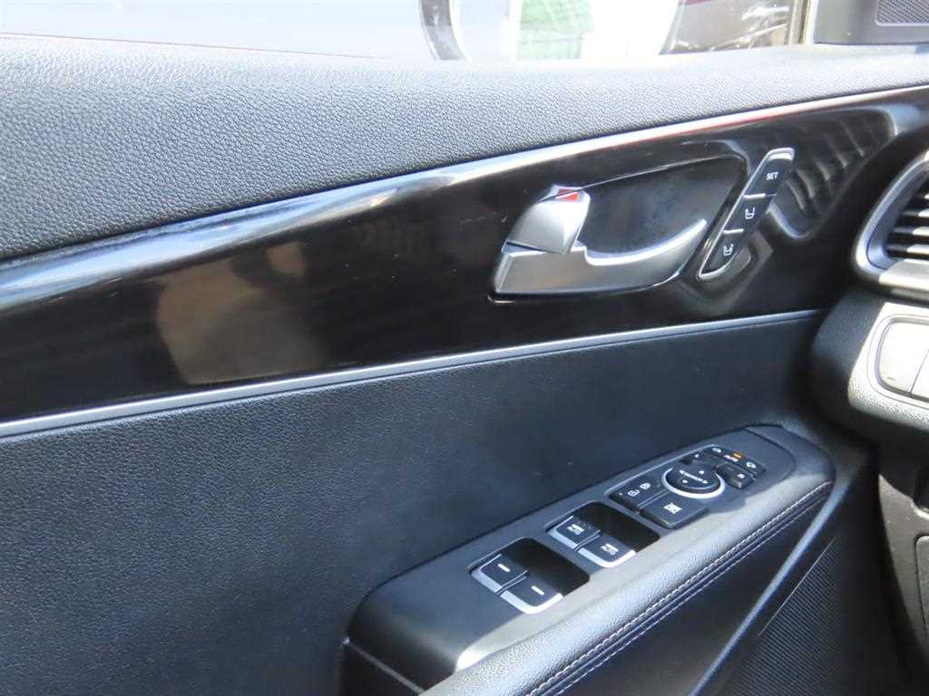 Kia Sorento — photo 15
