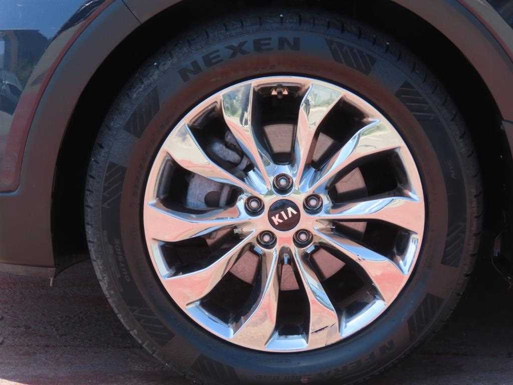 Kia Sorento — photo 20
