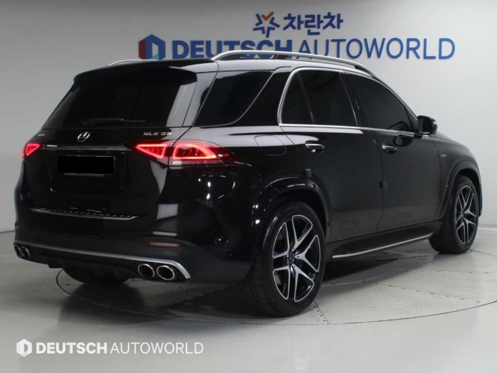 Mercedes-Benz GLE-Class — photo 02