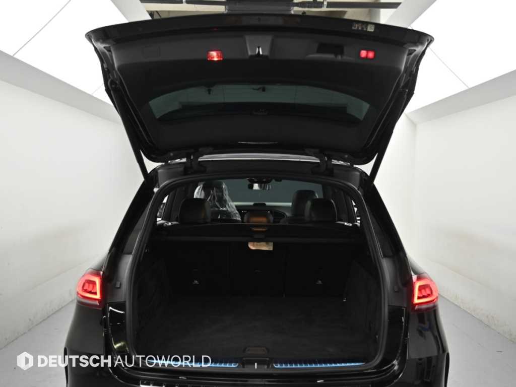 Mercedes-Benz GLE-Class — photo 19