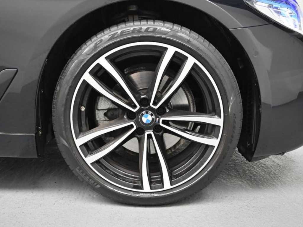 BMW 5-Series — photo 05