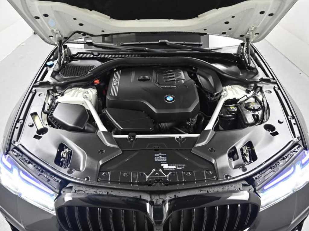 BMW 5-Series — photo 06