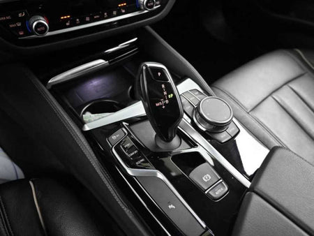 BMW 5-Series — photo 09