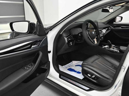 BMW 5-Series — photo 11