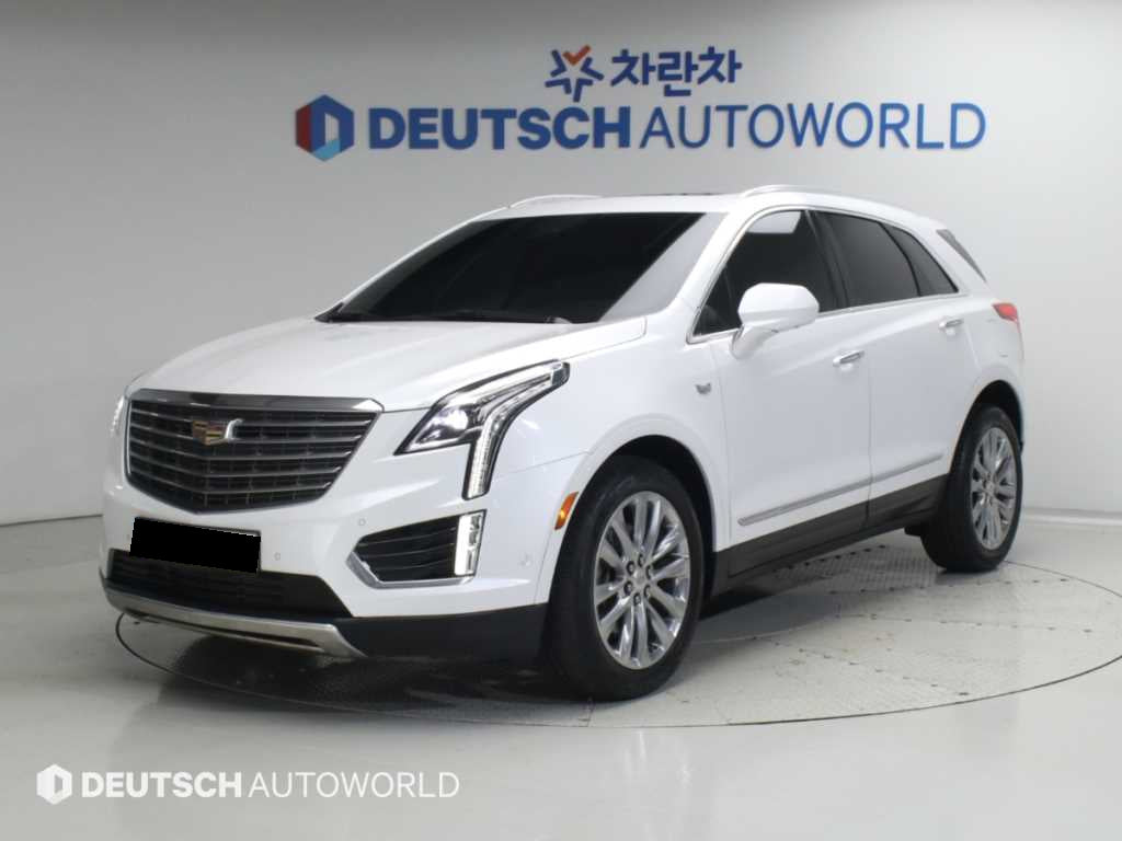 Cadillac XT5 — photo 01