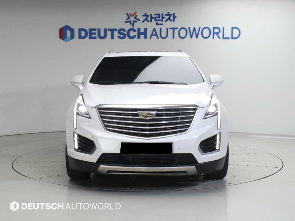 Cadillac XT5 — photo 03