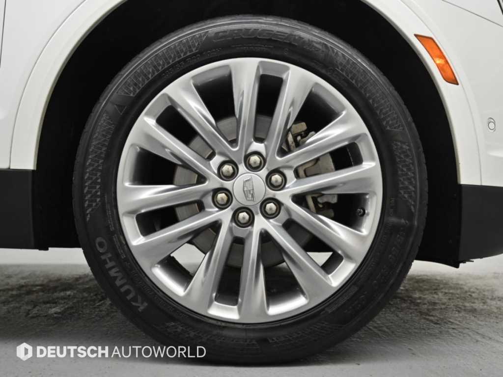 Cadillac XT5 — photo 05