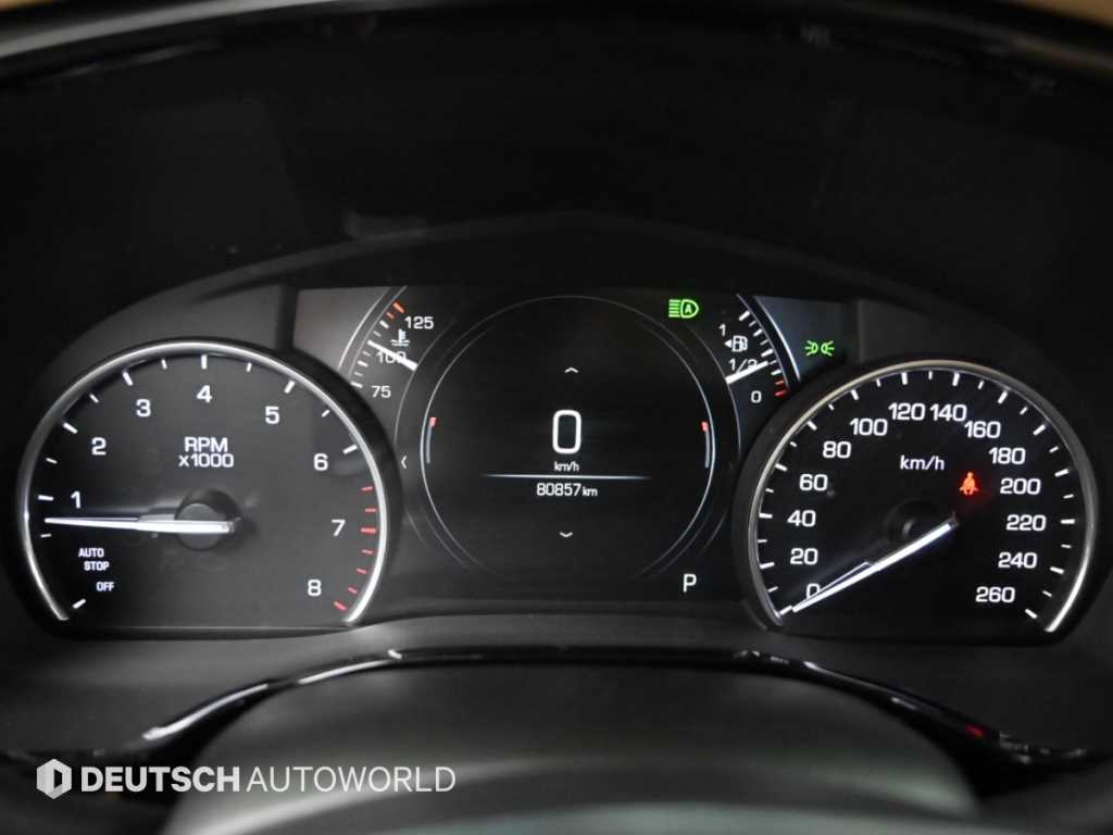 Cadillac XT5 — photo 08