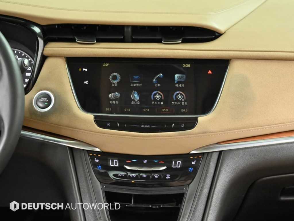 Cadillac XT5 — photo 14