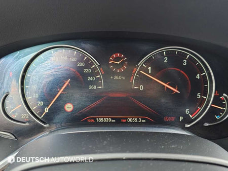 BMW 7-Series — photo 08