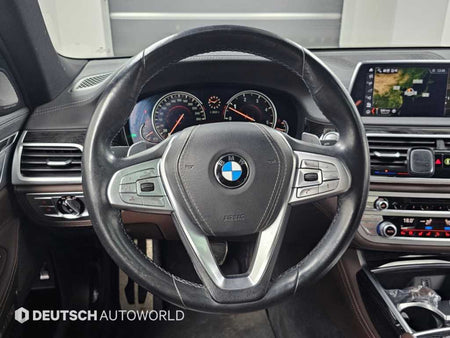 BMW 7-Series — photo 13
