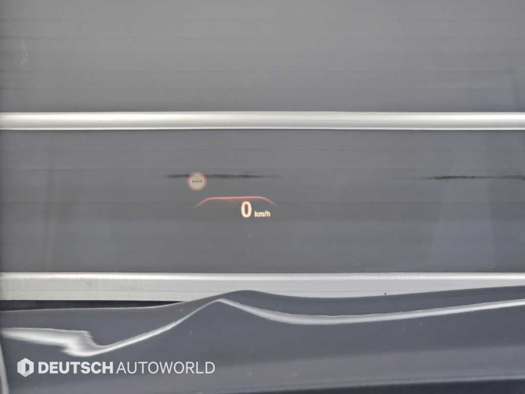 BMW 7-Series — photo 17