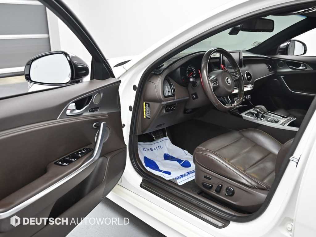 Kia Stinger — photo 11