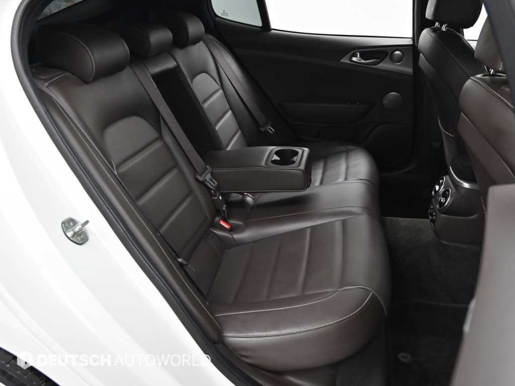 Kia Stinger — photo 12