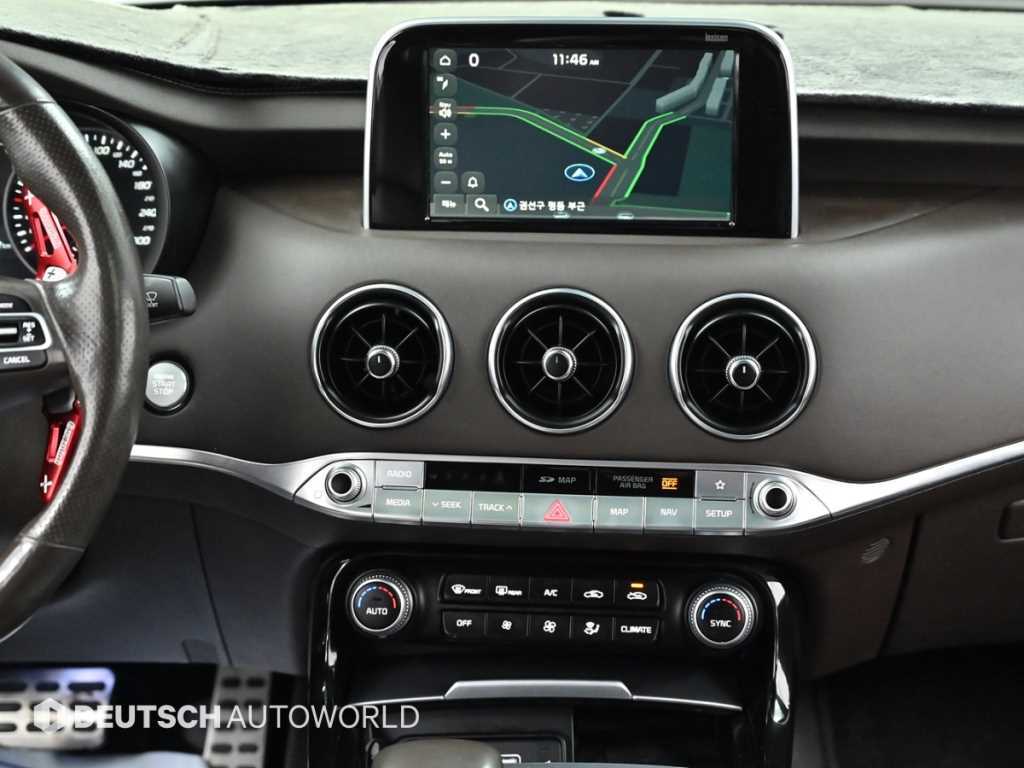 Kia Stinger — photo 14