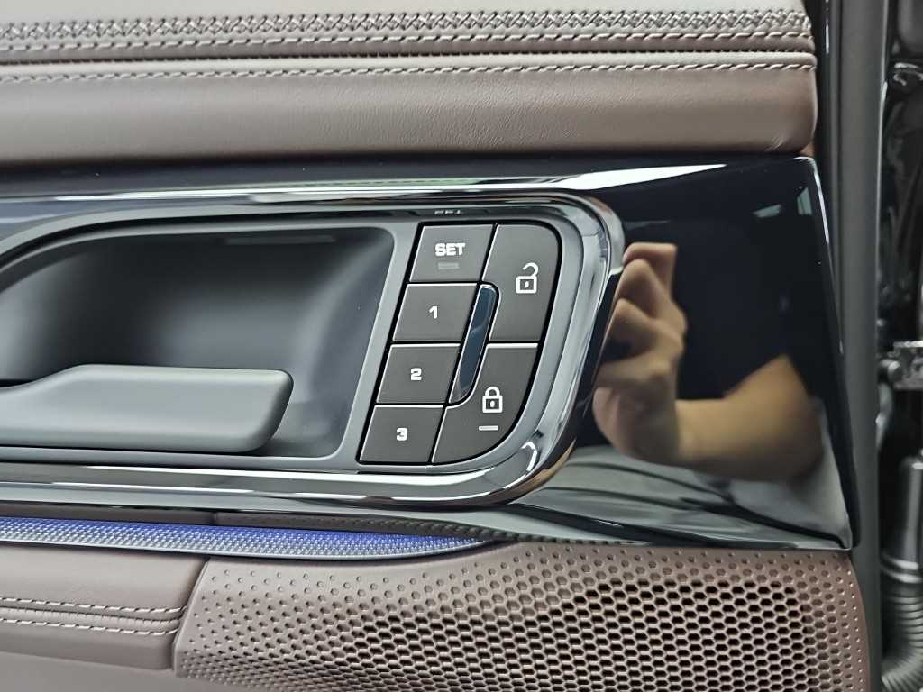 Porsche Panamera — photo 13