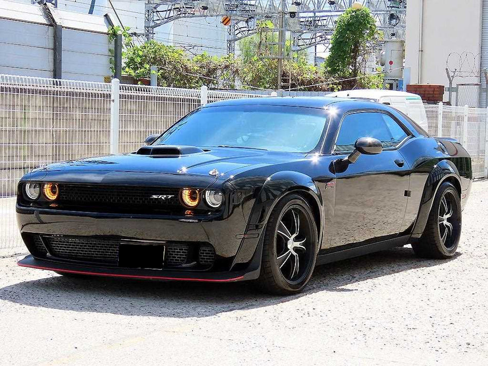 Dodge Challenger — photo 01