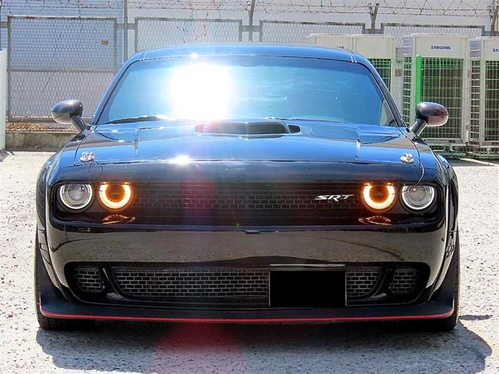 Dodge Challenger — photo 02