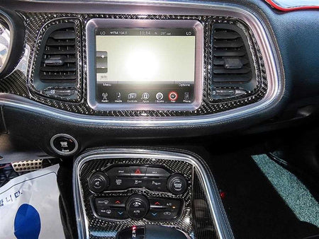 Dodge Challenger — photo 13
