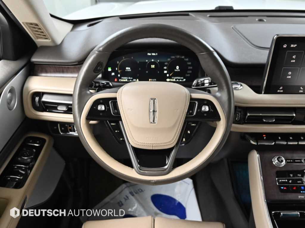 Lincoln Aviator — photo 13