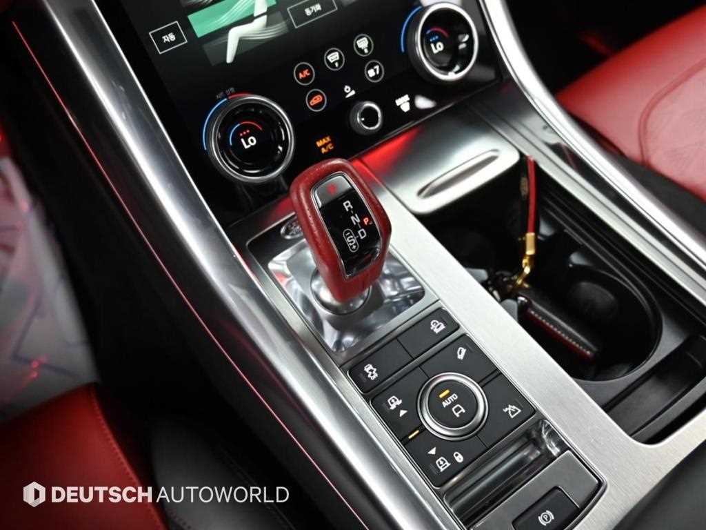 Land Rover Range Rover Sport — photo 10