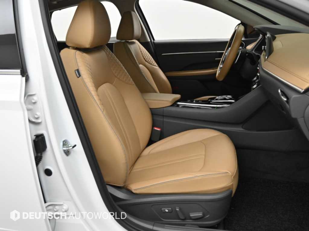 Hyundai Sonata — photo 10