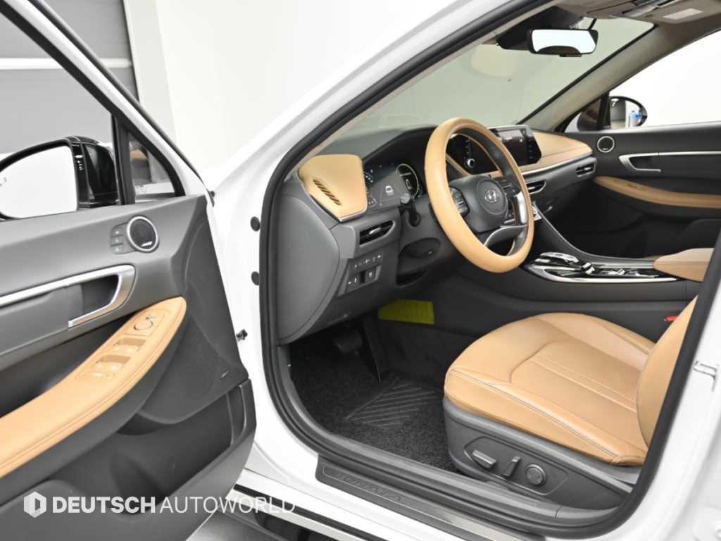 Hyundai Sonata — photo 11
