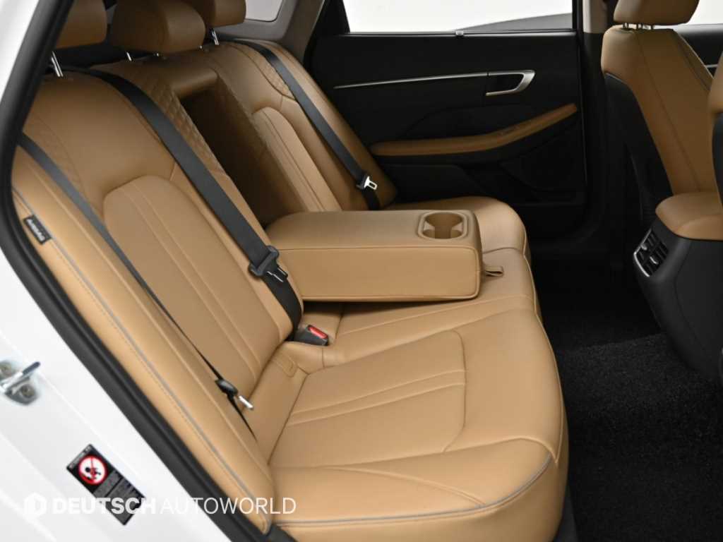 Hyundai Sonata — photo 12