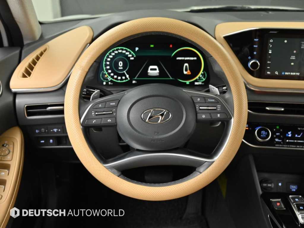 Hyundai Sonata — photo 13