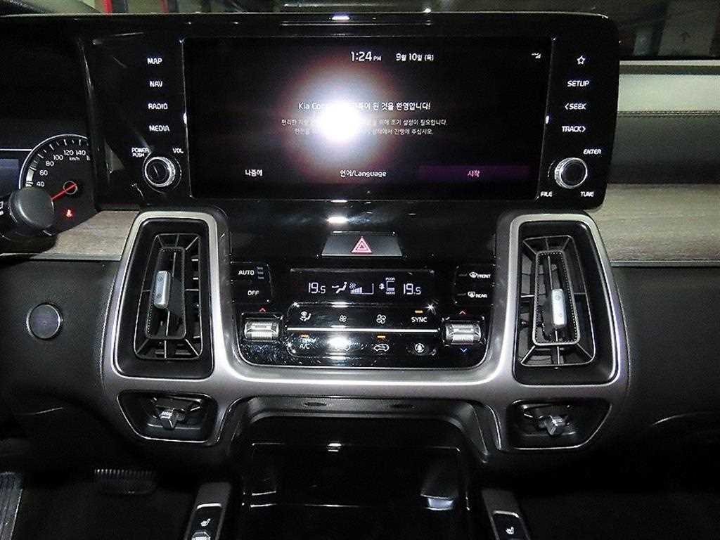 Kia Sorento — photo 11