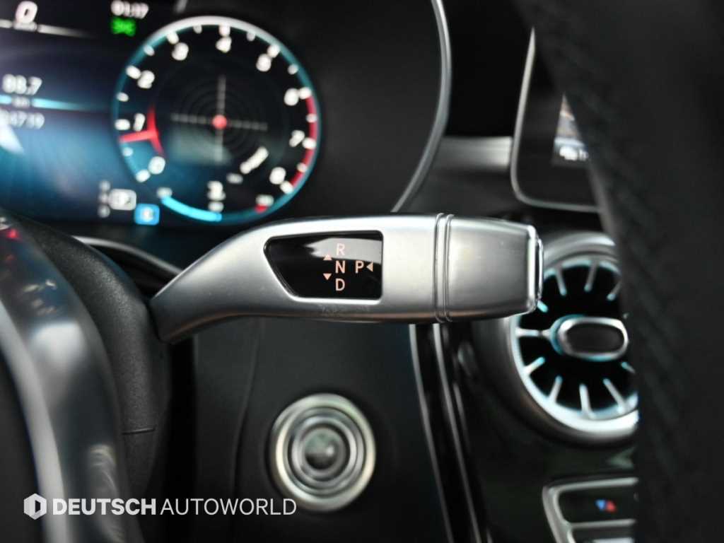 Mercedes-Benz C-Class — photo 09