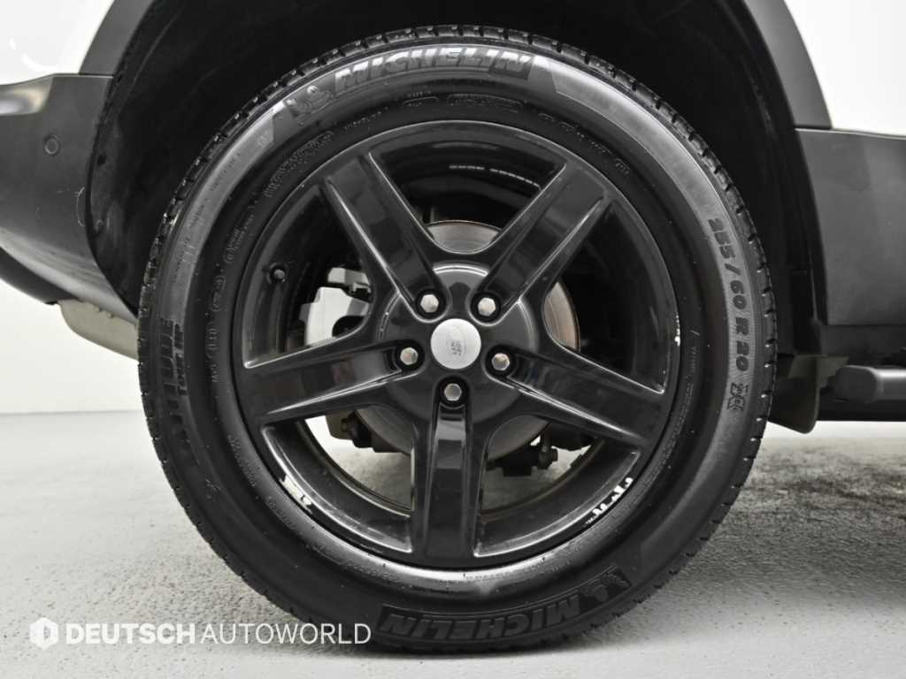 Land Rover Defender — photo 05