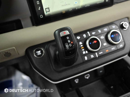 Land Rover Defender — photo 09