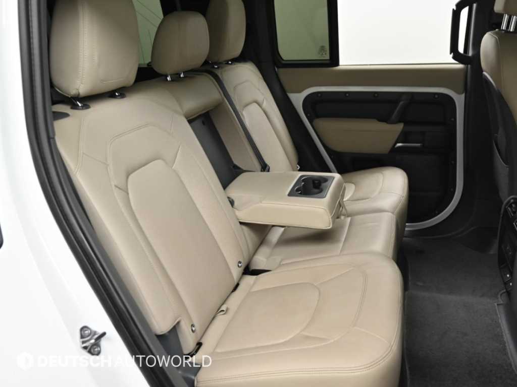 Land Rover Defender — photo 12