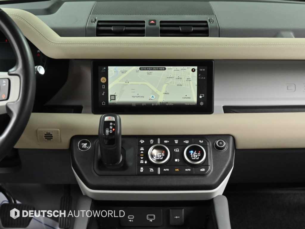 Land Rover Defender — photo 14