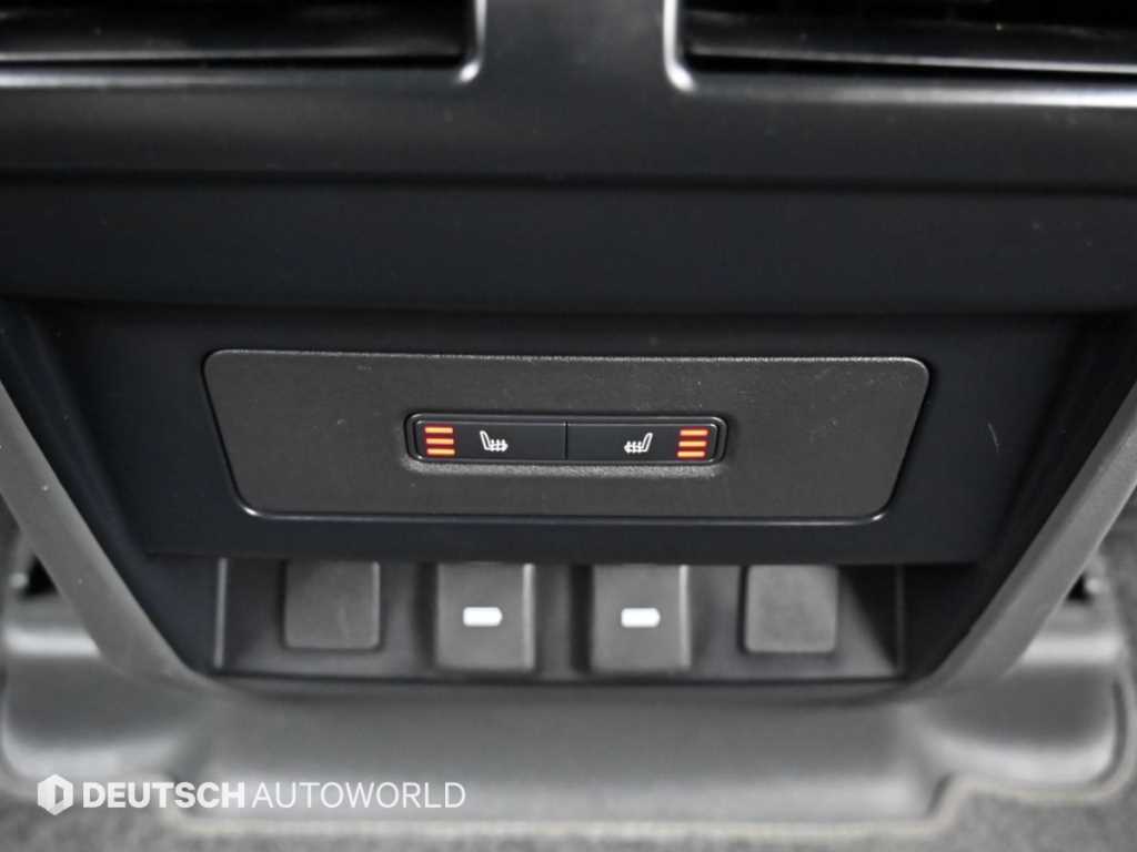 Land Rover Defender — photo 16