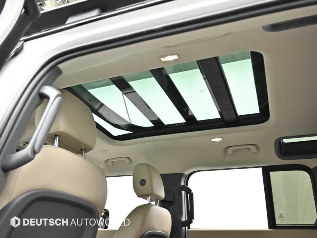 Land Rover Defender — photo 18