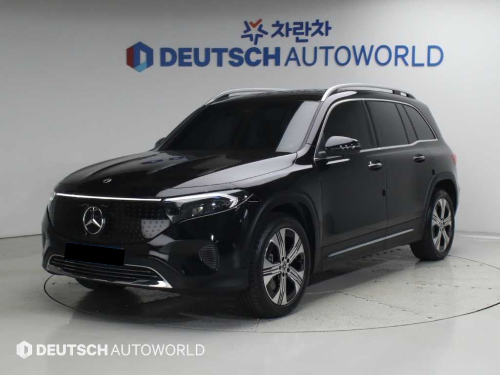 Mercedes-Benz EQB — photo 01