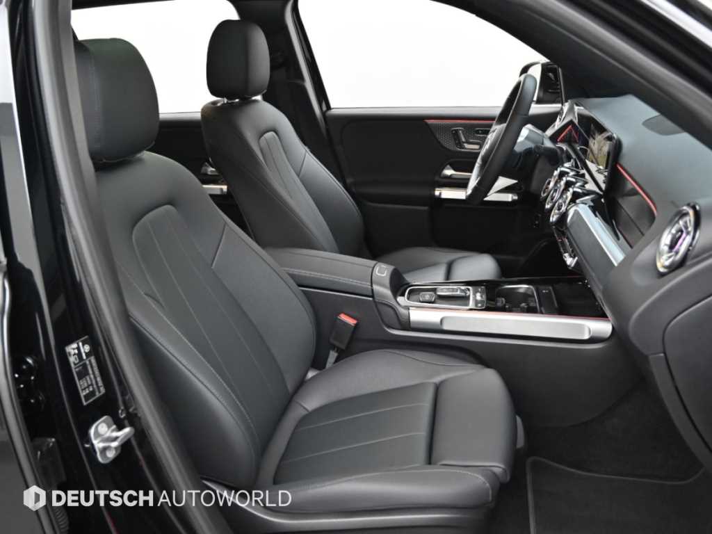 Mercedes-Benz EQB — photo 10
