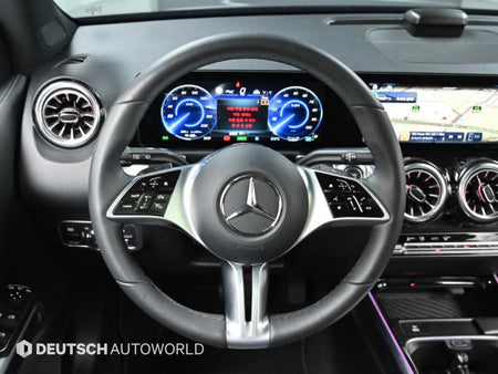 Mercedes-Benz EQB — photo 13