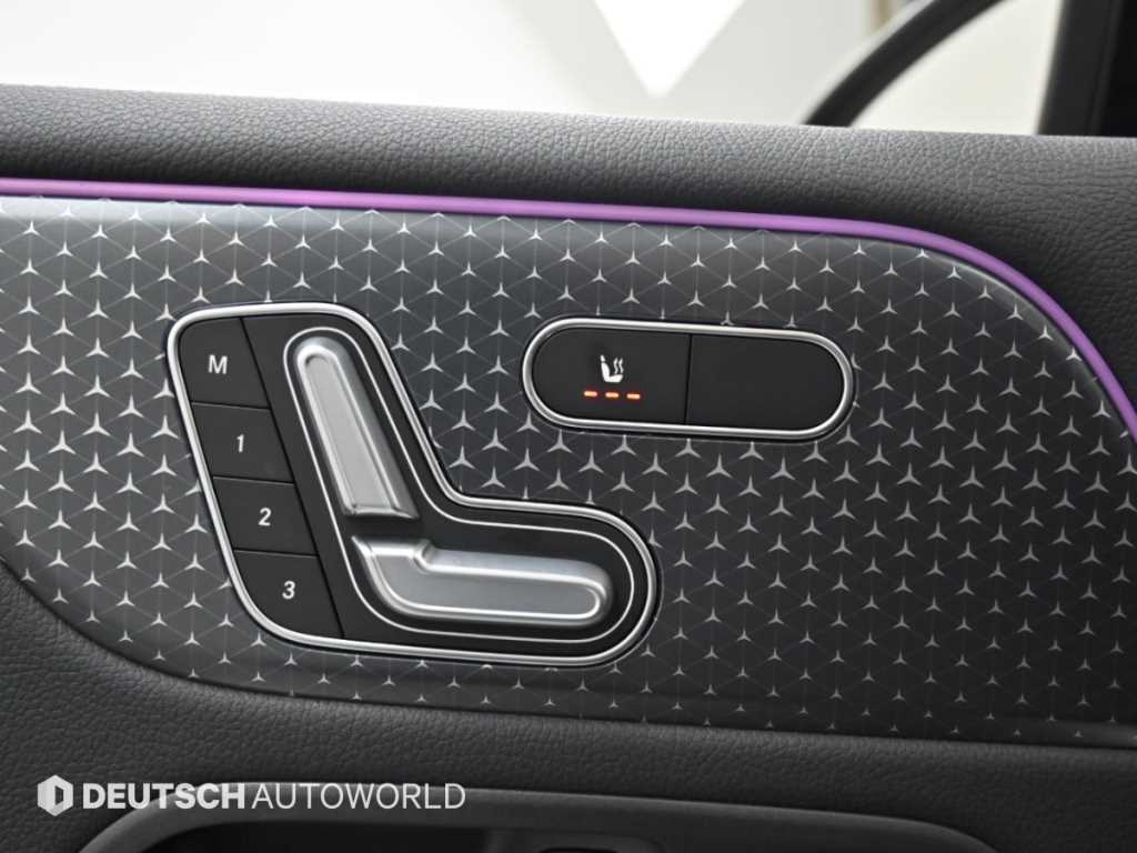 Mercedes-Benz EQB — photo 17