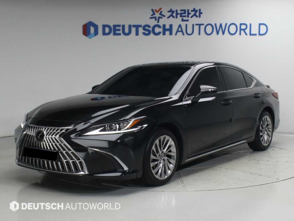 Lexus ES — photo 01