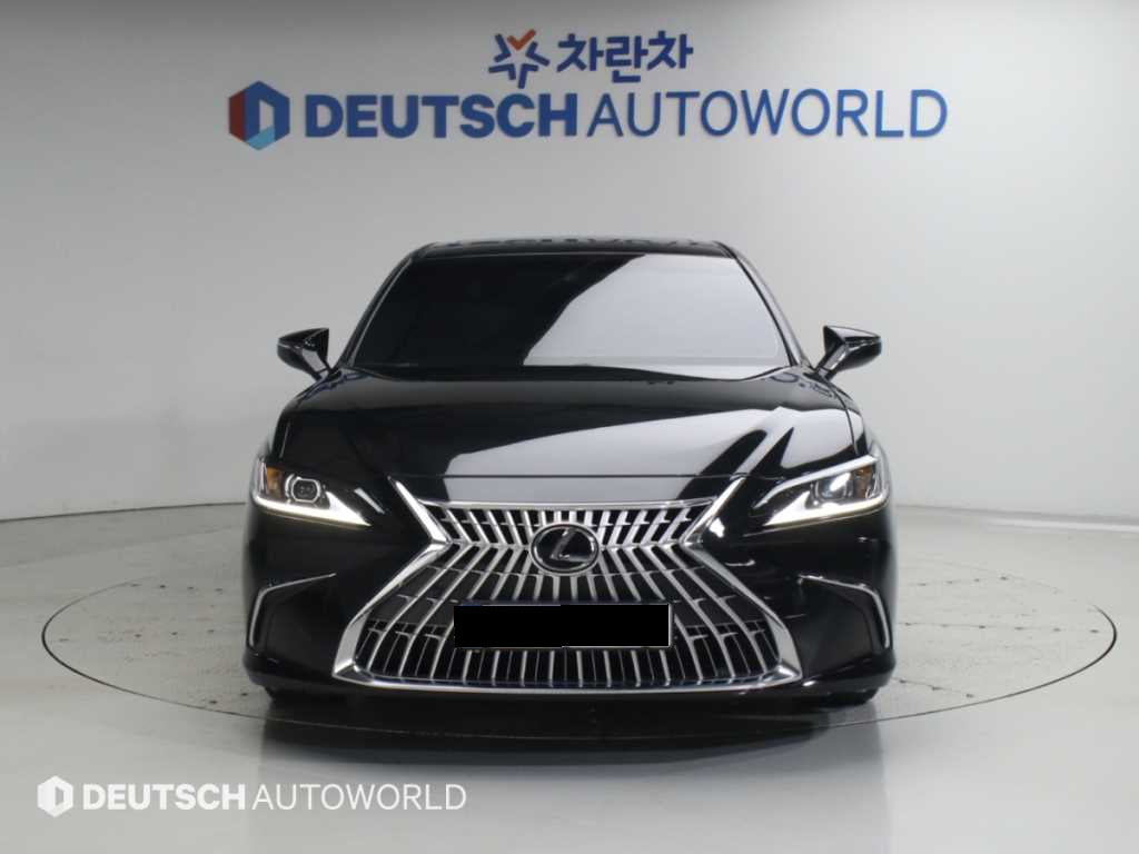 Lexus ES — photo 03