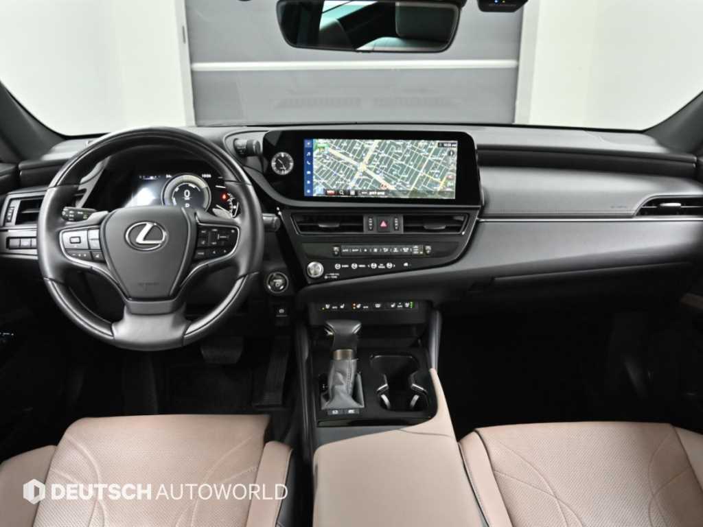 Lexus ES — photo 07