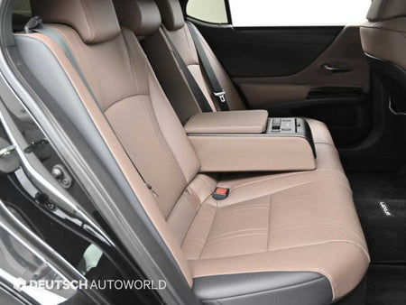 Lexus ES — photo 12