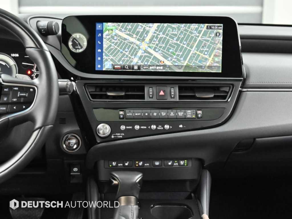 Lexus ES — photo 14