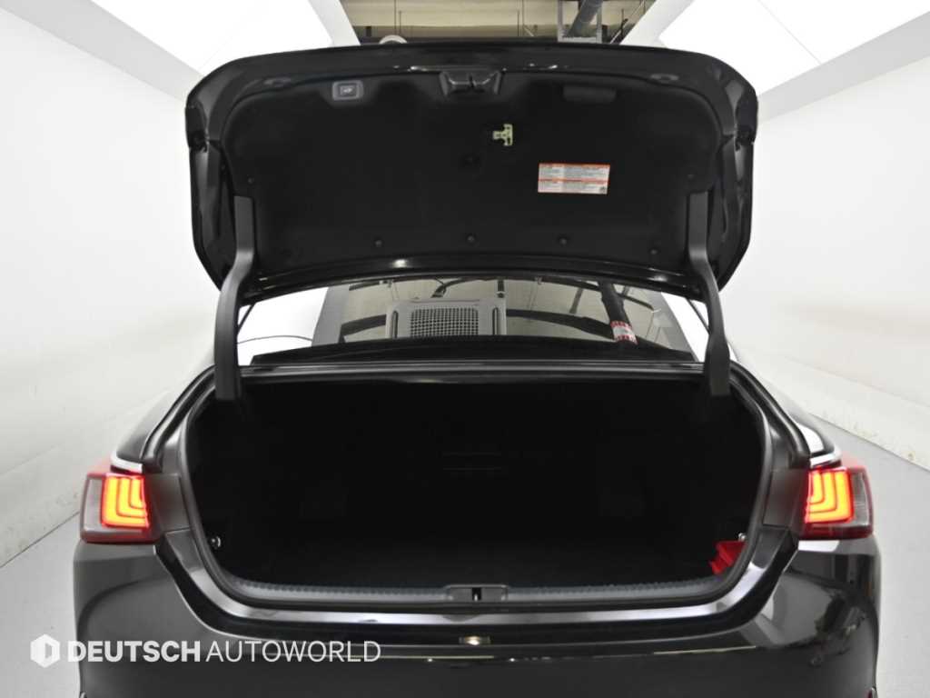 Lexus ES — photo 19